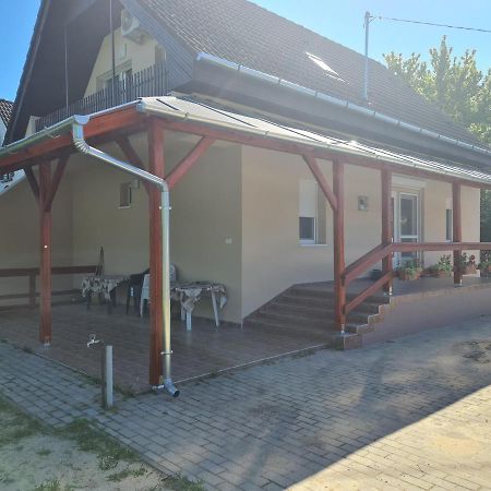 Vaddinszo Lak Villa Kiskunmajsa Buitenkant foto